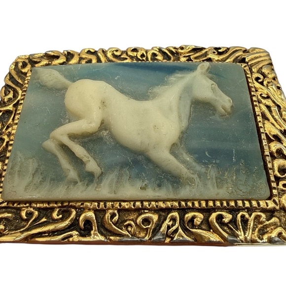 Incolay Vintage Belt Buckle Horse Running Wild Stone 3 1/8” x 2 1/8” Gold Tone - Picture 2 of 8